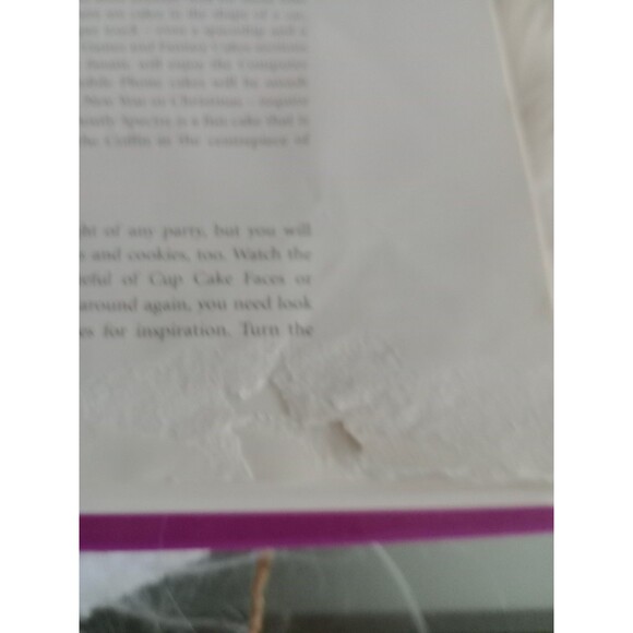 Kids' Party Cakes by Molly Perham 130 Step By Step Recipes For Every Occasion - Picture 9 of 9